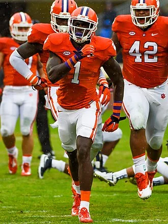 Jayron Kearse height profile photo