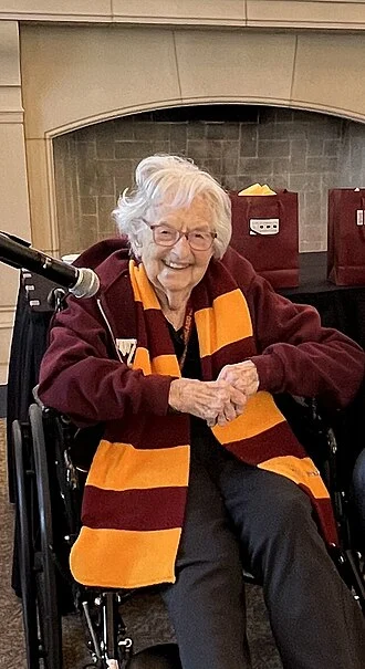 Jean Dolores Schmidt height profile photo