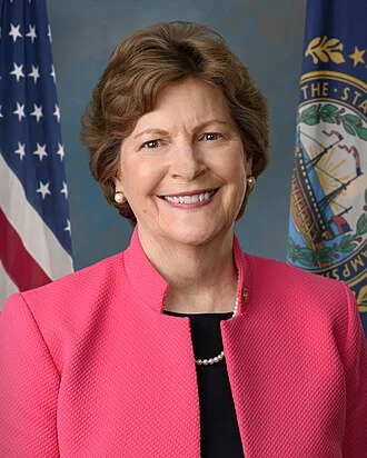 Jeanne Shaheen height profile photo