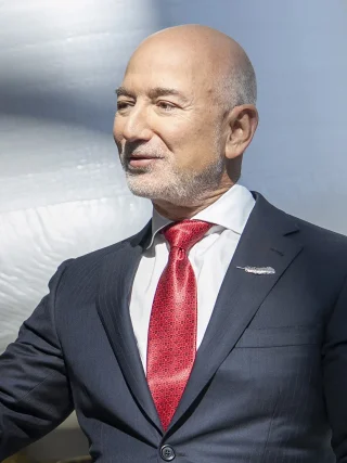 Jeff Bezos height profile photo