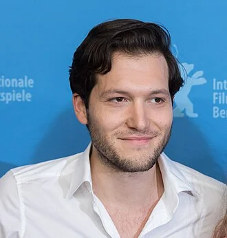 Jeff Wilbusch height profile photo
