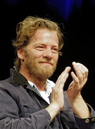 Jefferson Hall (actor) height profile photo