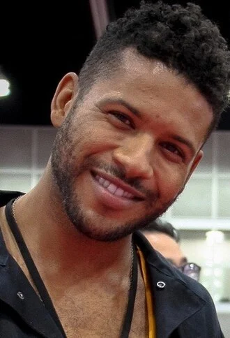 Jeffrey Bowyer-Chapman height profile photo