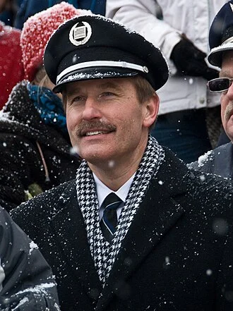 Jeffrey Skiles height profile photo