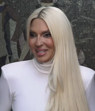 Jelena Karleuša height profile photo