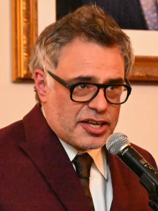 Jemaine Clement height profile photo