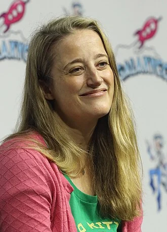 Jen Taylor height profile photo
