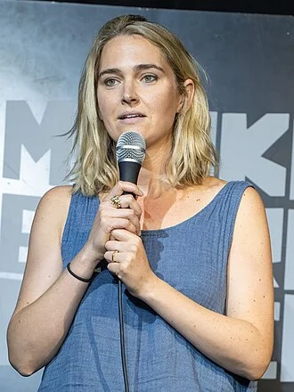 Jena Friedman height profile photo