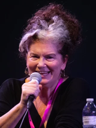 Jenette Goldstein height profile photo