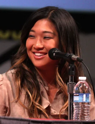 Jenna Ushkowitz height profile photo