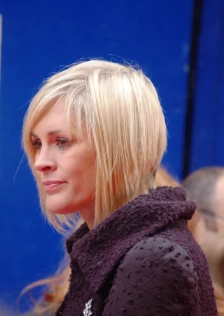 Jenni Falconer height profile photo
