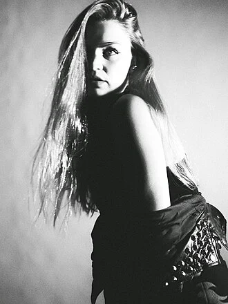 Jennifer Åkerman height profile photo