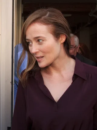 Jennifer Ehle height profile photo