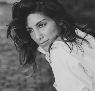Jennifer Esposito height profile photo