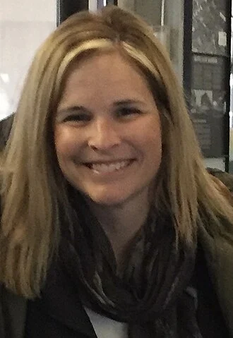 Jennifer Jones (curler) height profile photo
