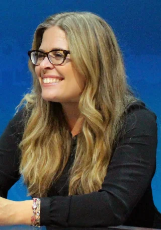 Jennifer Lee (filmmaker) height profile photo