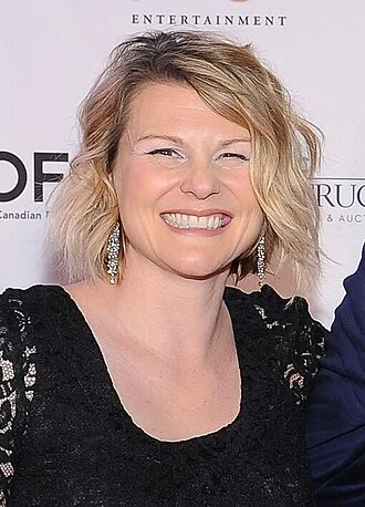 Jennifer Robertson height profile photo