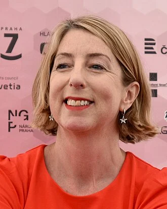 Jenny Colgan height profile photo