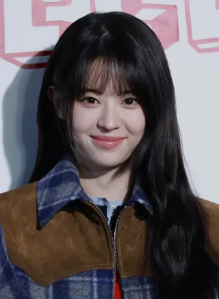 Jeon So-young height profile photo