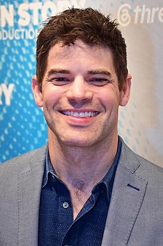 Jeremy Jordan (actor, born 1984) height profile photo