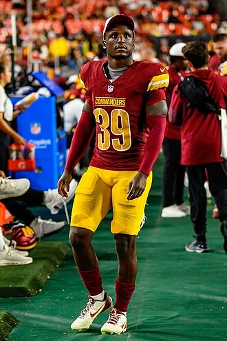 Jeremy Reaves height profile photo