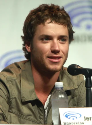 Jeremy Sumpter height profile photo