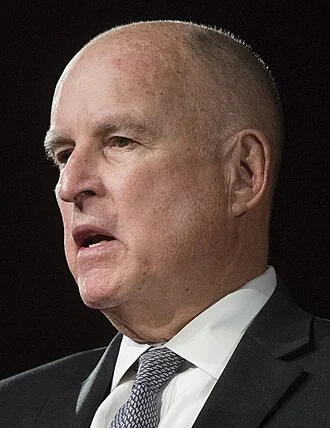 Jerry Brown height profile photo