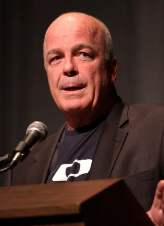 Jerry Doyle height profile photo