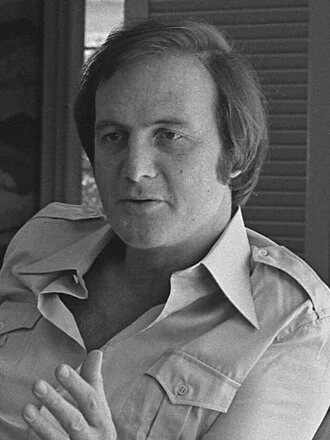 Jerry Weintraub height profile photo