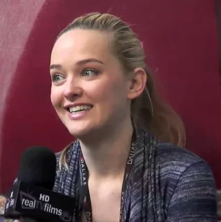 Jess Weixler height profile photo