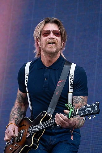 Jesse Hughes (musician) height profile photo