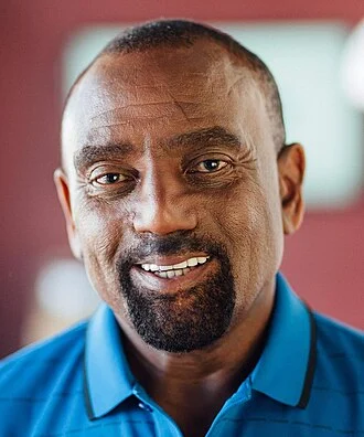 Jesse Lee Peterson height profile photo