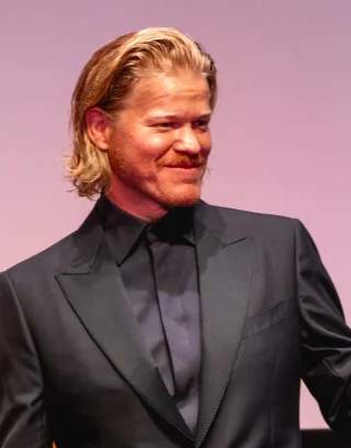 Jesse Plemons height profile photo
