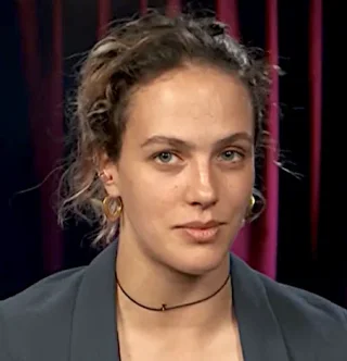 Jessica Brown Findlay height profile photo