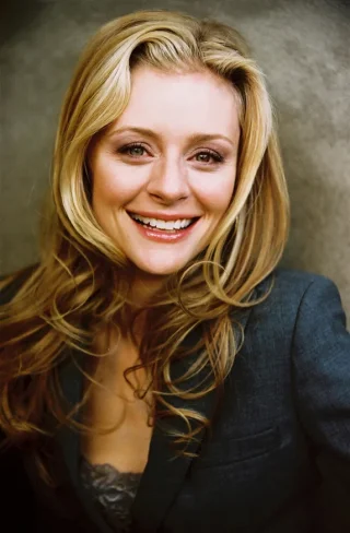 Jessica Cauffiel height profile photo
