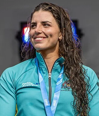 Jessica Fox (canoeist) height profile photo