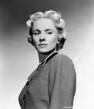 Jessica Tandy height profile photo
