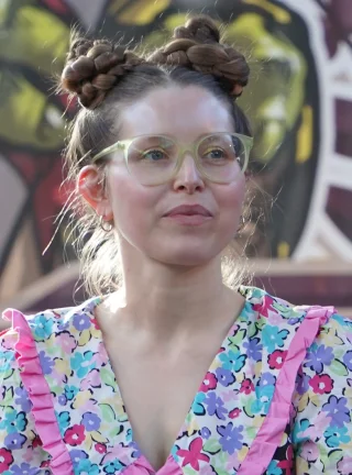 Jessie Cave height profile photo