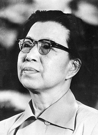 Jiang Qing height profile photo