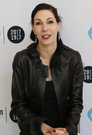 Jill Kargman height profile photo