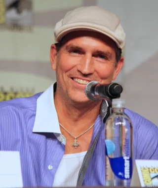 Jim Caviezel height profile photo