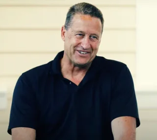 Jim Everett height profile photo