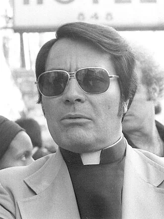 Jim Jones height profile photo