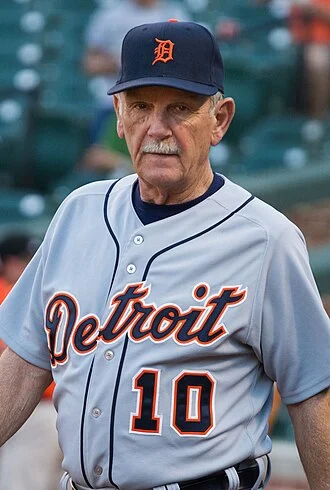 Jim Leyland height profile photo