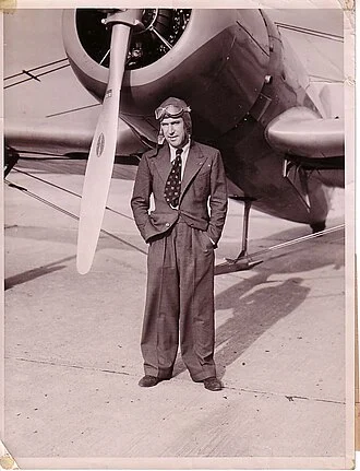 Jim Mollison height profile photo