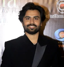 Jitendra Kumar height profile photo