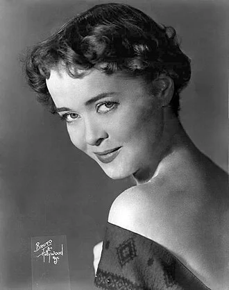 Joan McCracken height profile photo
