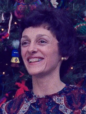 Joan Mondale height profile photo