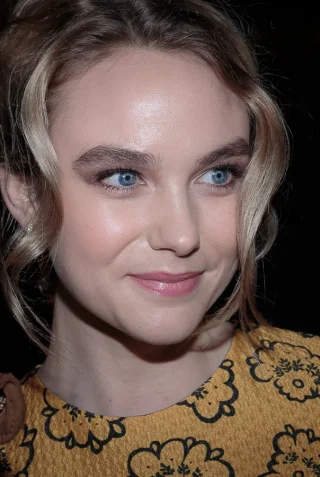 Joanna Vanderham height profile photo