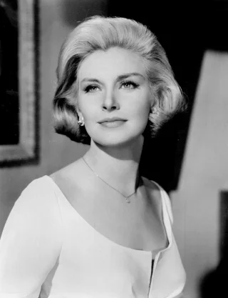 Joanne Woodward height profile photo